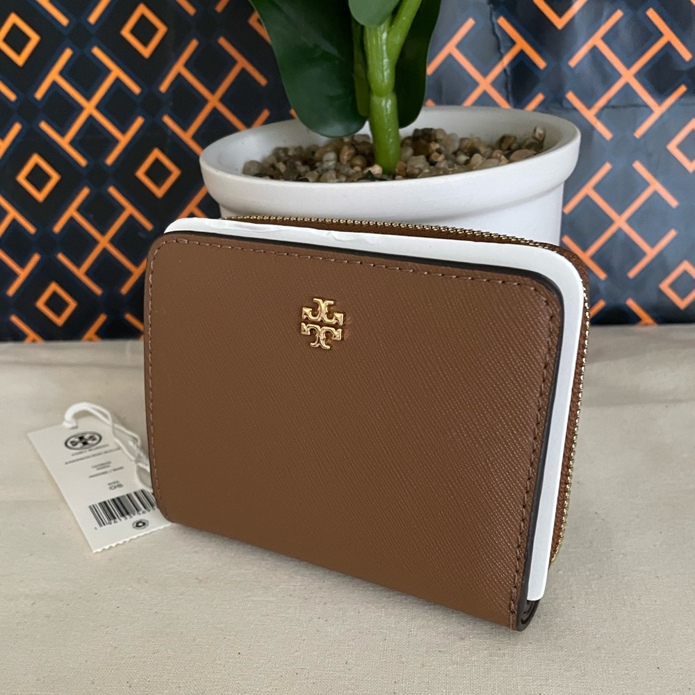 NWT , tory burch Emerson mini wallet brown